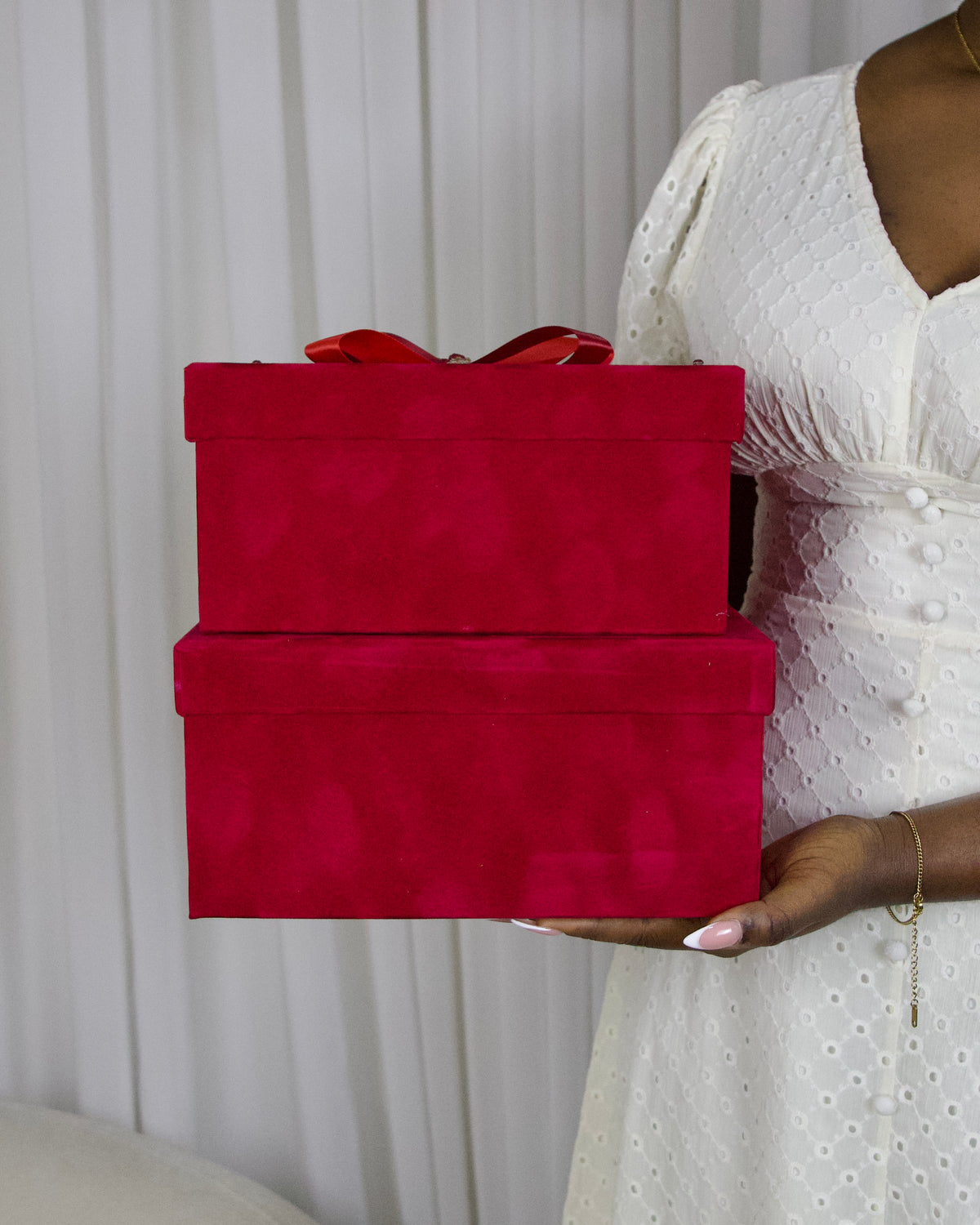 Red Velvet Transparent Top Box