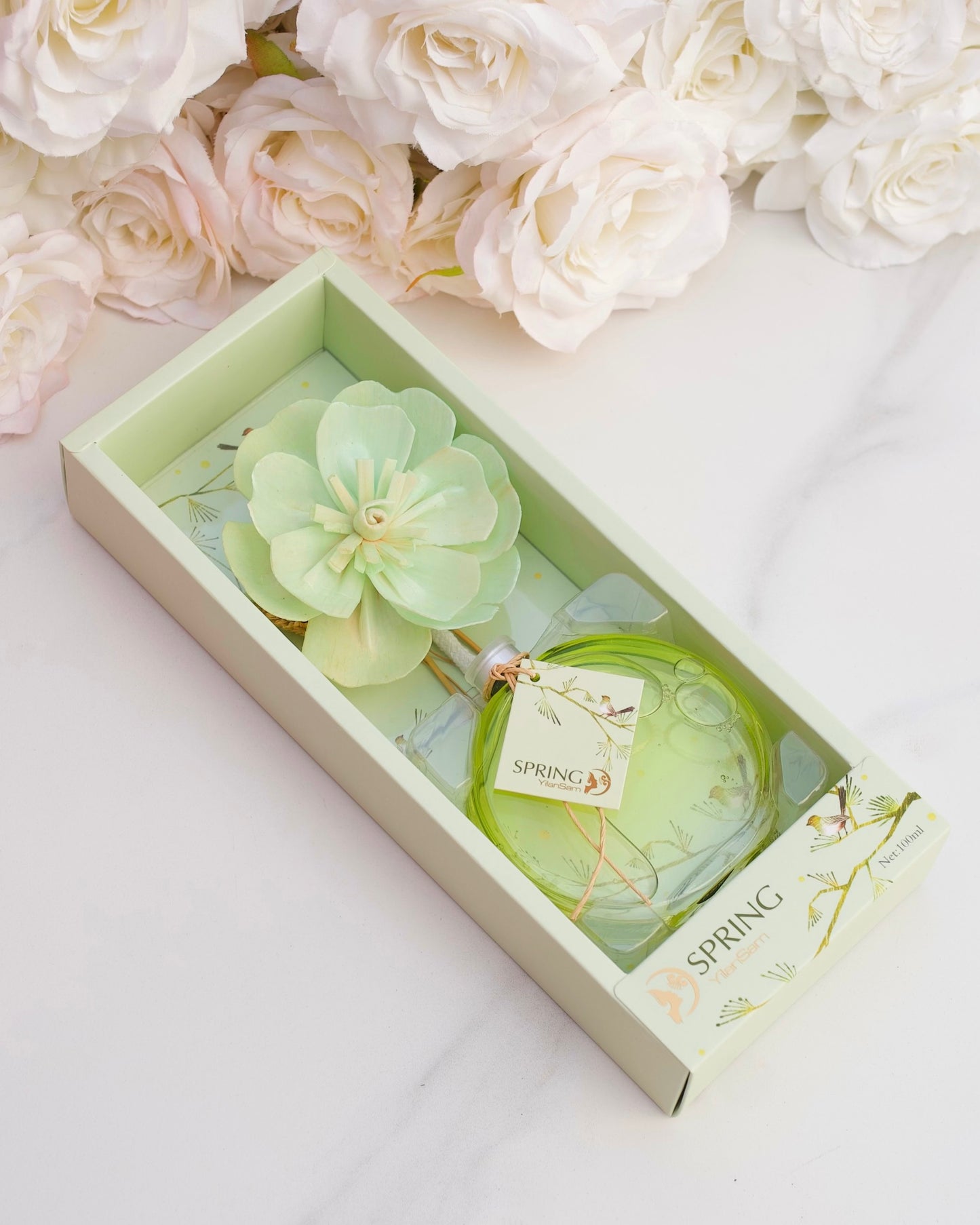 Floral reed diffuser (green)
