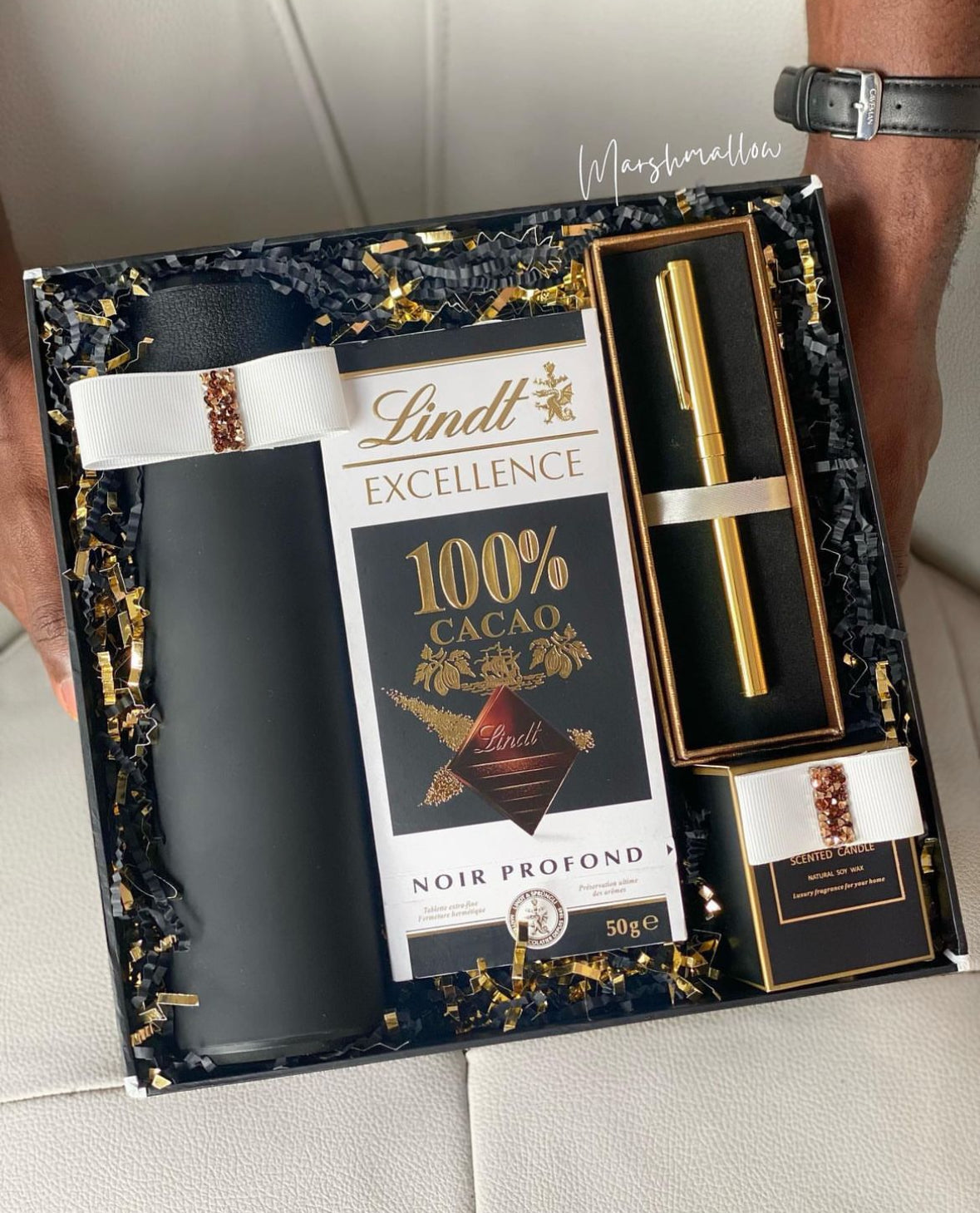Medium box and wrapping (Takes 3-4 items)