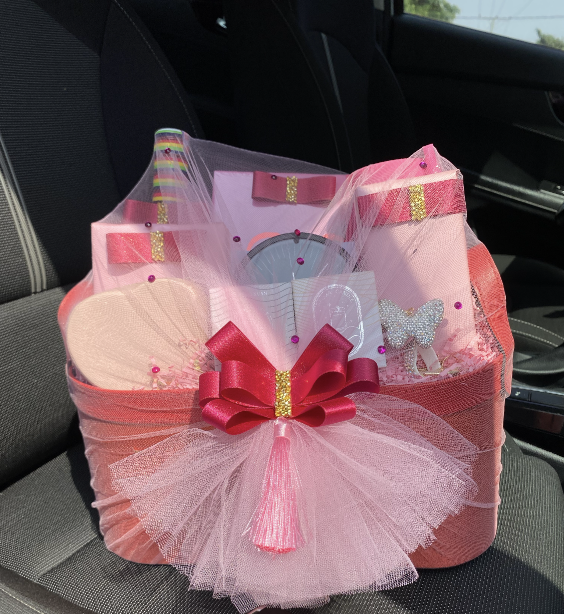 Premium basket and wrapping (Takes 5-10 items)