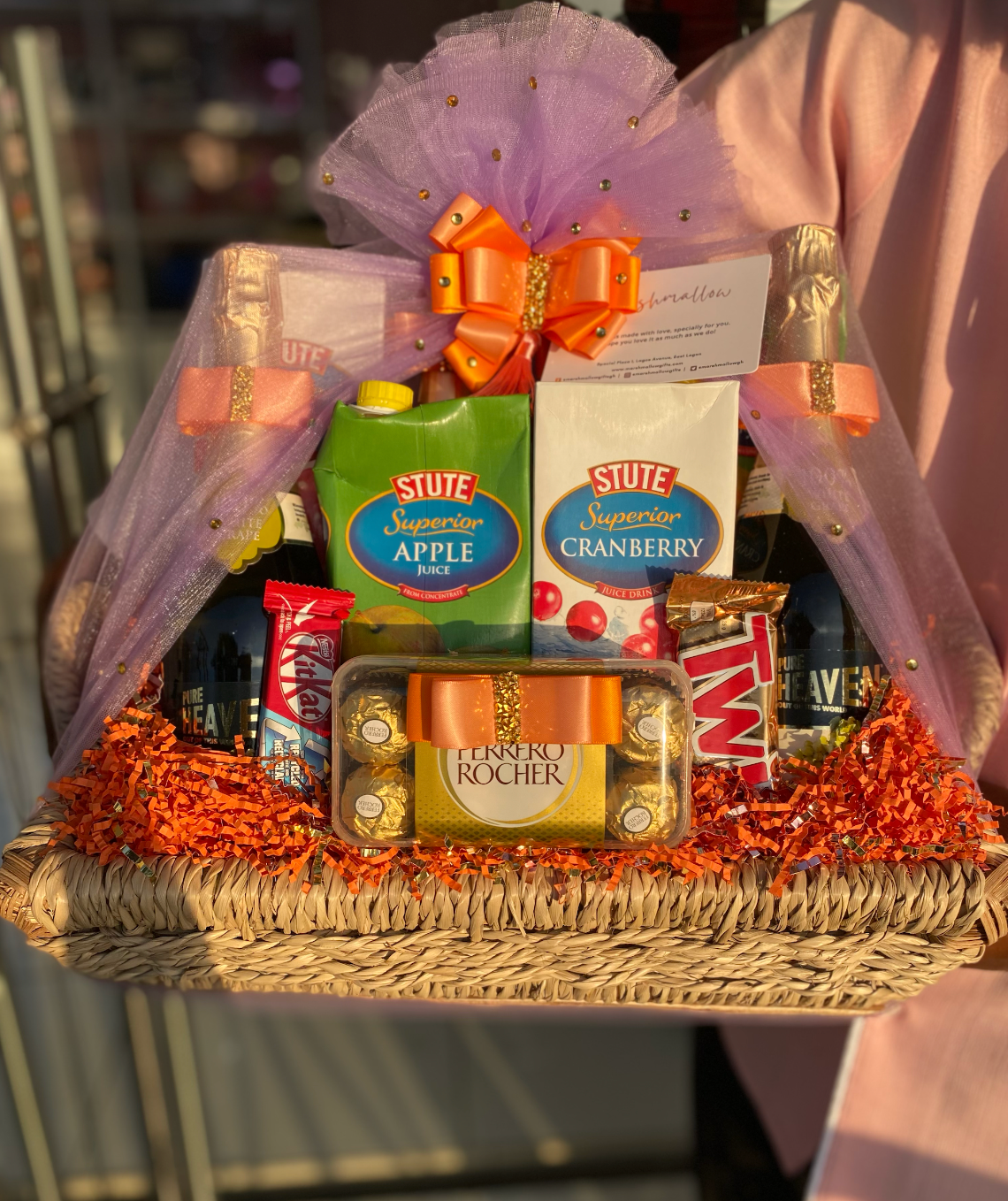 Standard basket and wrapping (Takes 5-10 items)