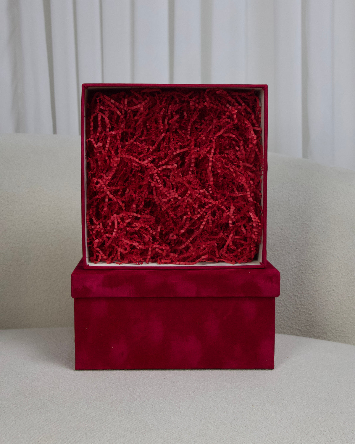 Red Velvet Transparent Top Box