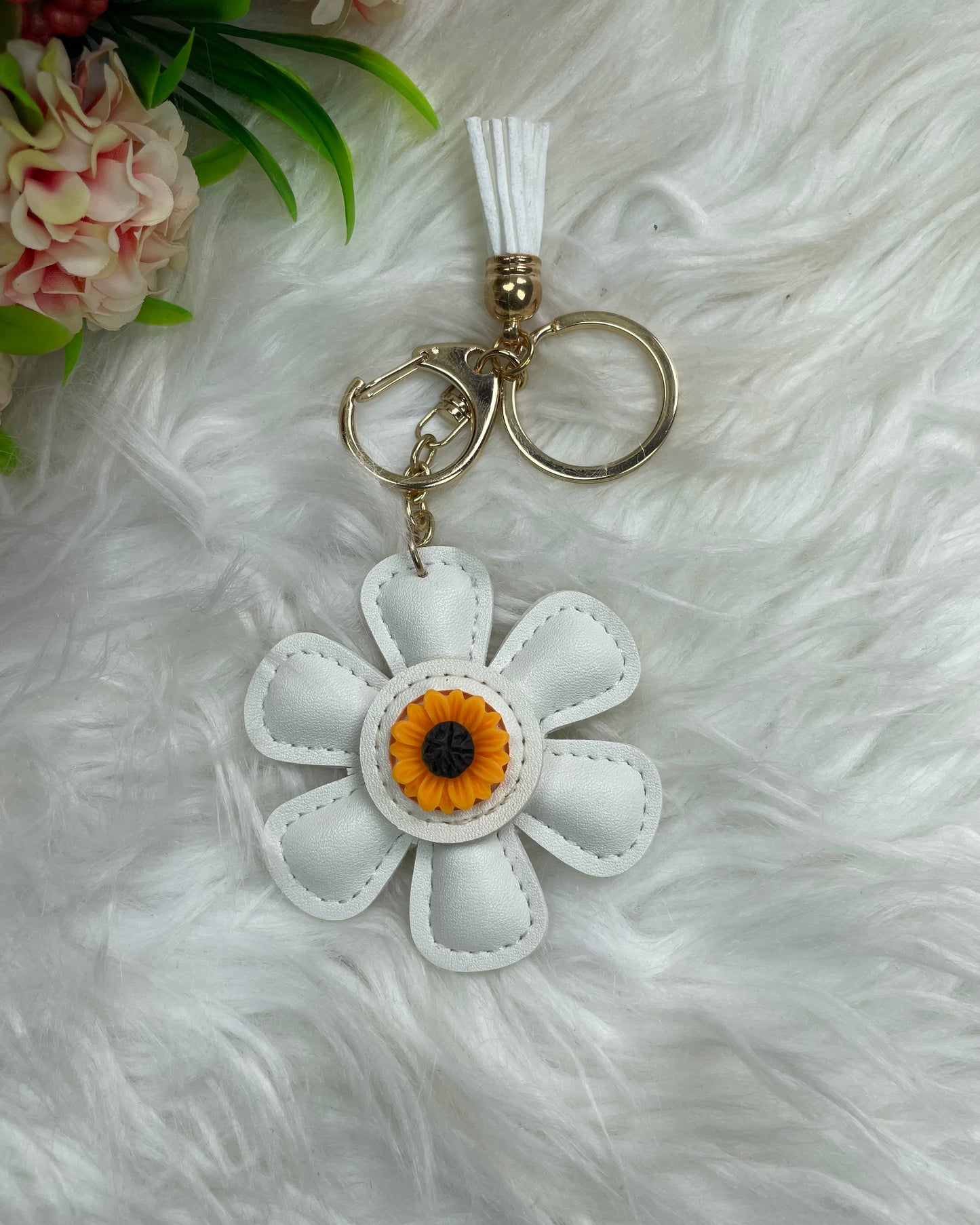 Petal pop Keychain (White)