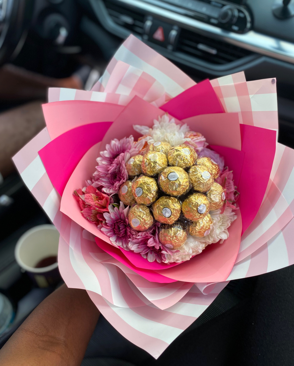 Ferrero Bouquet with natural flowers
